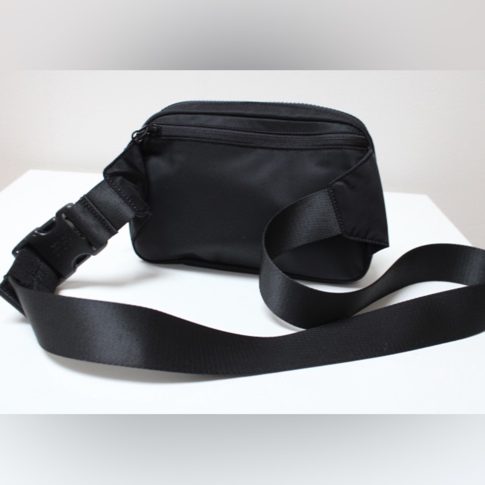 NWOT Lululemon 2L everywhere belt bag - Picture 7 of 11